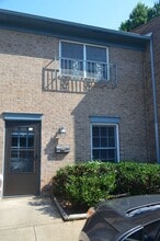 Building Photo - 323 Vineyard Park Ct