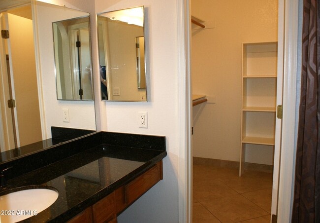 Building Photo - 4148 E Des Moines St