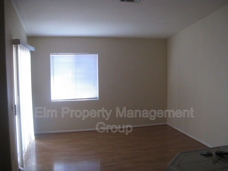Primary Photo - 2110 N Los Feliz St