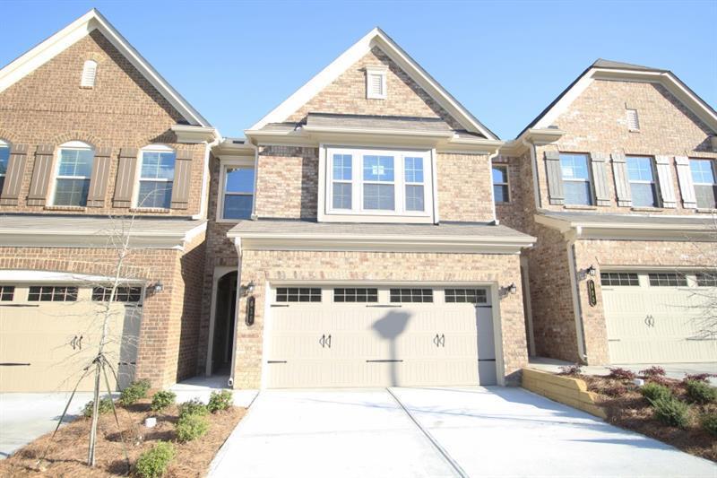 Foto principal - 615 Bluffview Dr