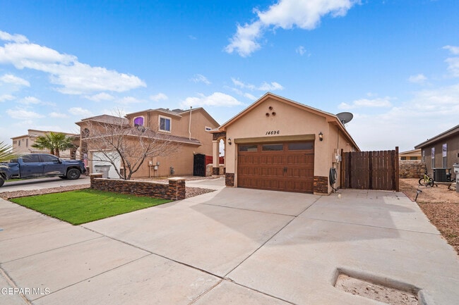 Building Photo - 14696 Jesus Almeida