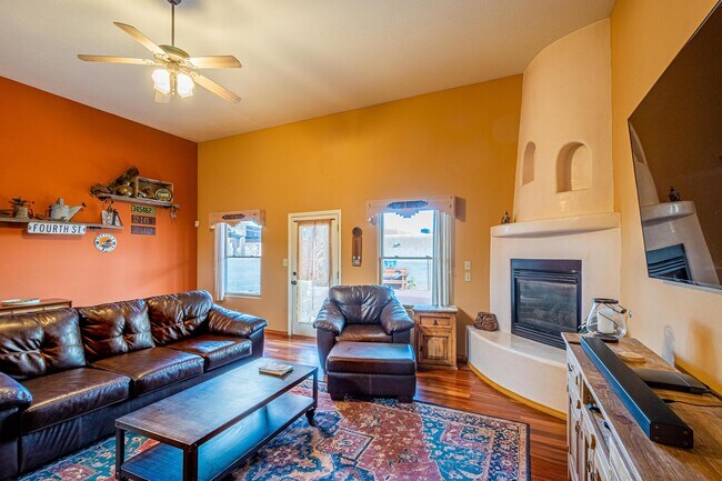 Foto del edificio - 4408 Cliff Base Dr NW