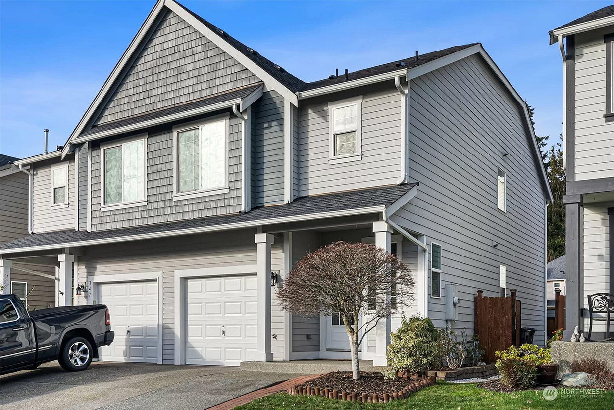 Foto principal - Stunning 3-Bedroom Townhome In Bremerton