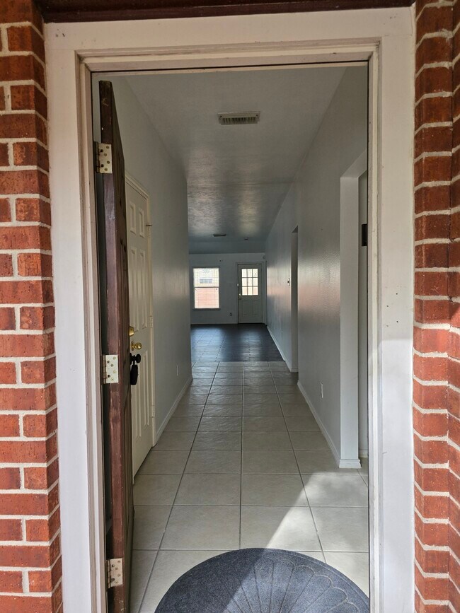 Foto del edificio - 2910 Plum Lake Dr