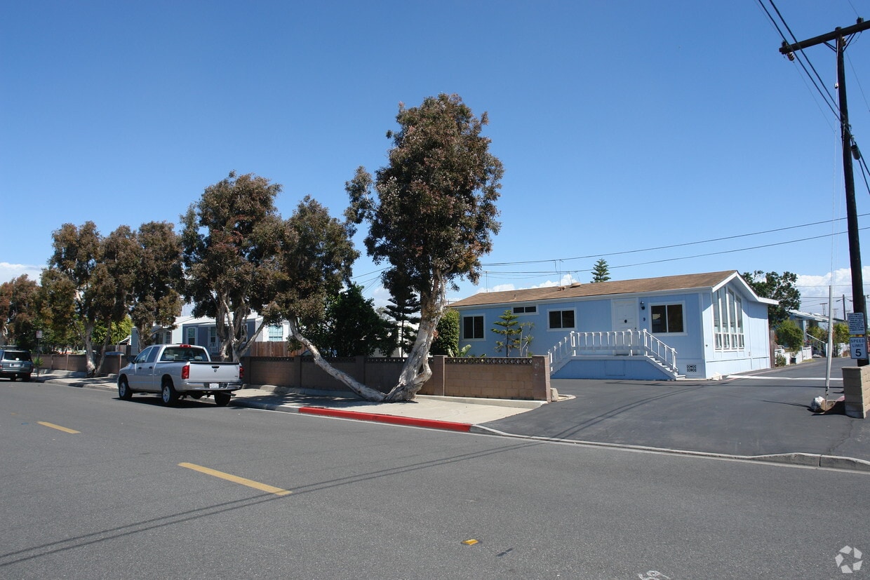 Foto del edificio - 1684 Whittier Ave
