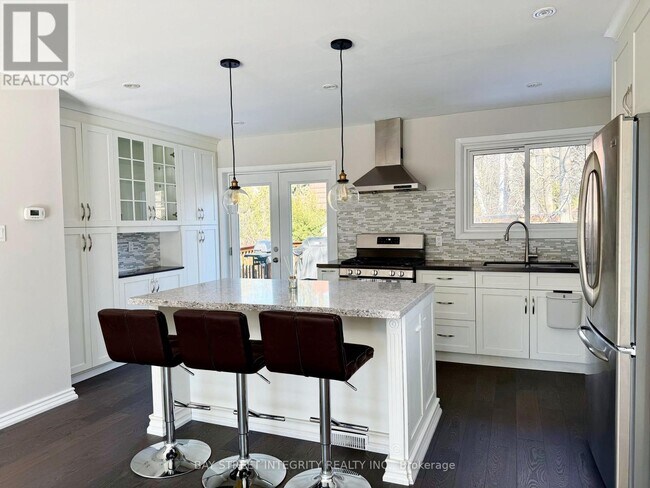 Photo du bâtiment - 2193 Constance Dr