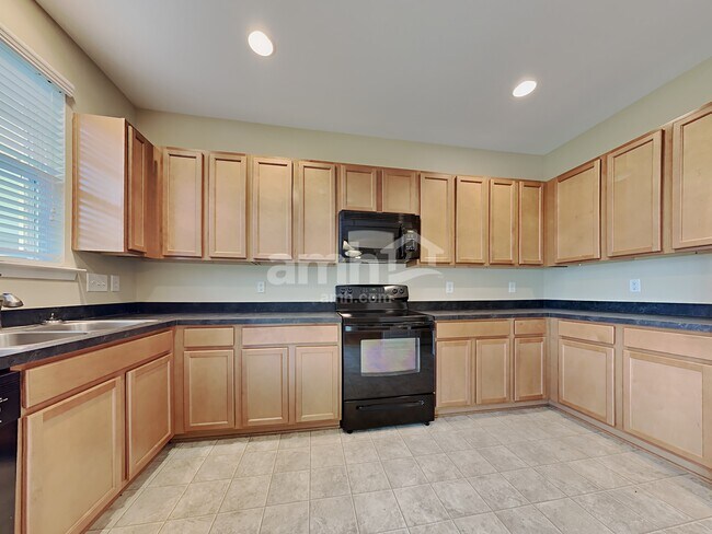 Foto del edificio - 228 Longford Dr