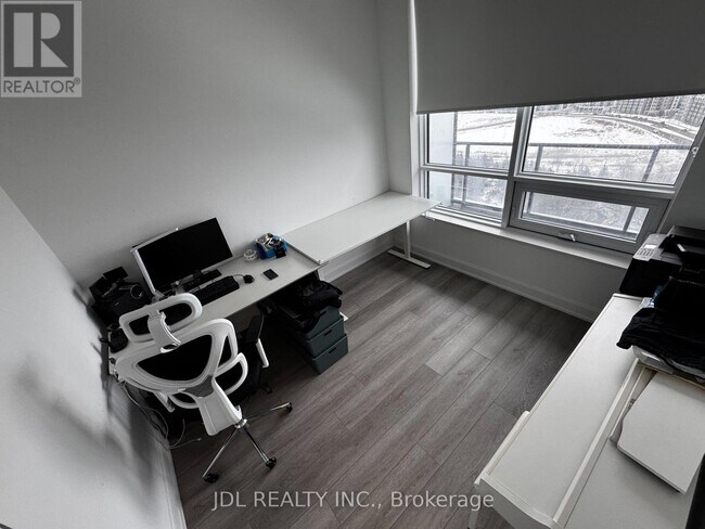 Building Photo - 8 Water Walk Dr