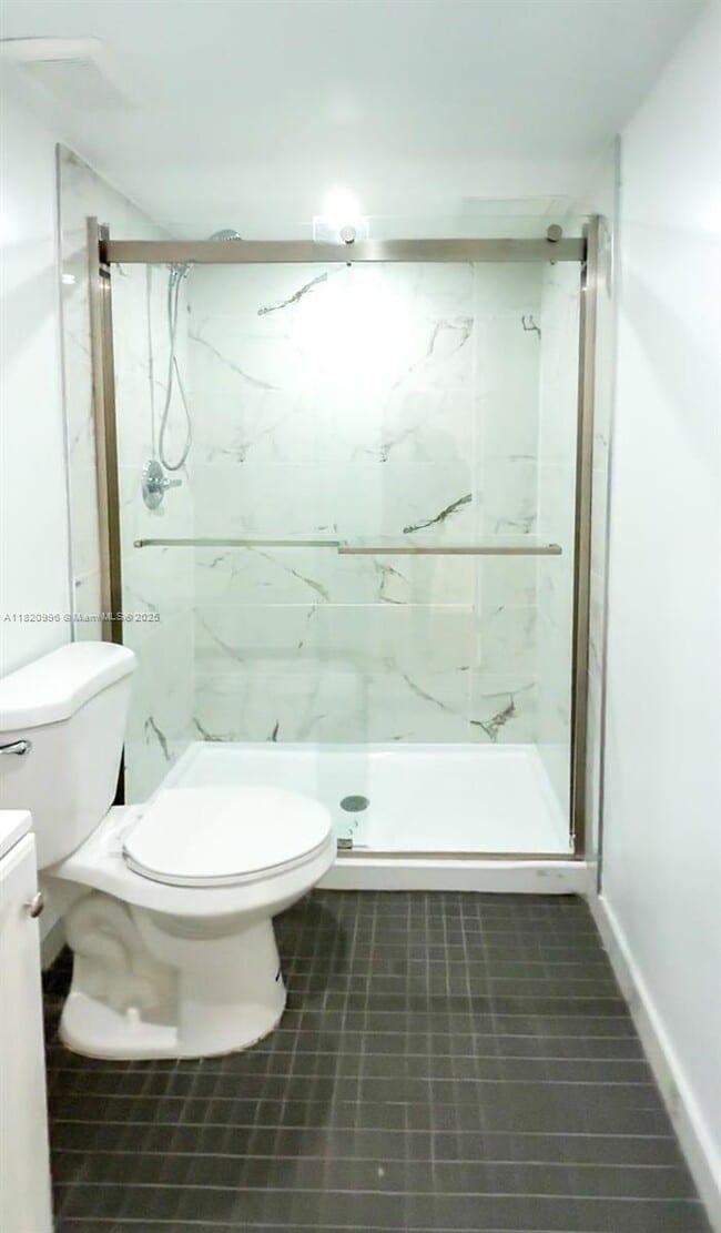 Foto del edificio - 2855 W Commercial Blvd