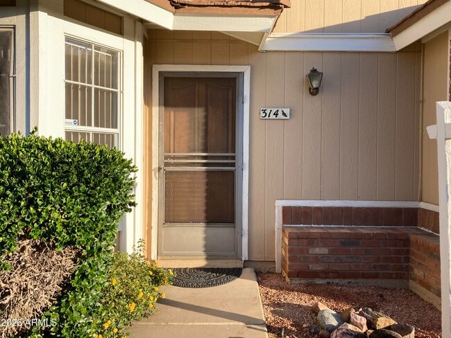 Building Photo - 314 E Campo Bello Dr