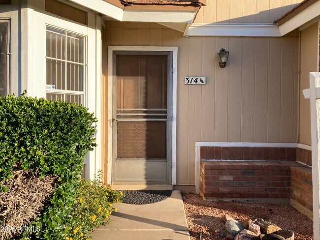 Foto del edificio - 314 E Campo Bello Dr