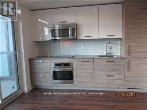 Building Photo - 210 Simcoe St