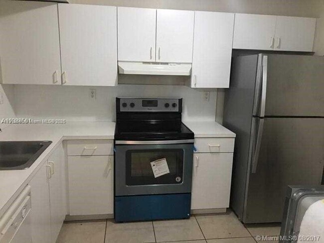 Foto del edificio - 4712 NW 114th Ave