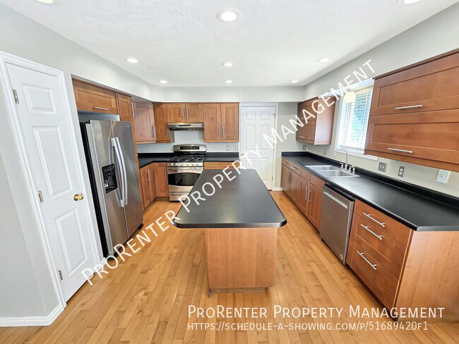 Foto del edificio - 2208 Kays Creek Dr