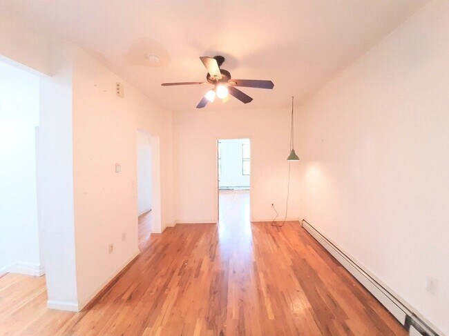 Foto del edificio - 245 Throop Ave