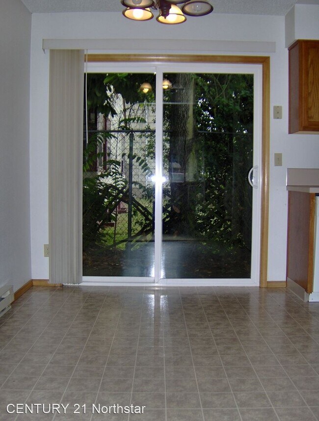 Building Photo - 2 br, 1 bath House - 5117 N Michigan Ave