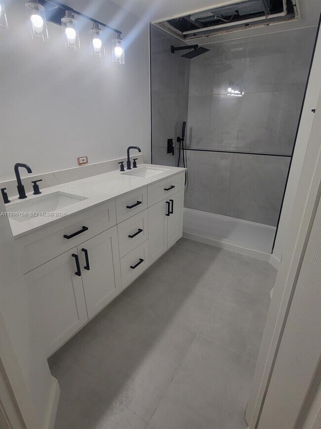 Foto del edificio - 771 SW 148th Ave