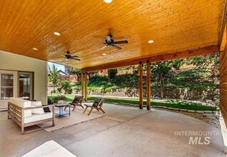 Building Photo - 7916 S Rafael Way