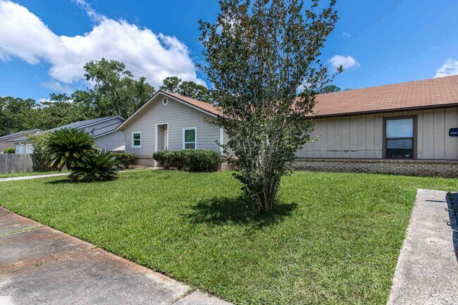 Building Photo - 8835 Cavender Dr