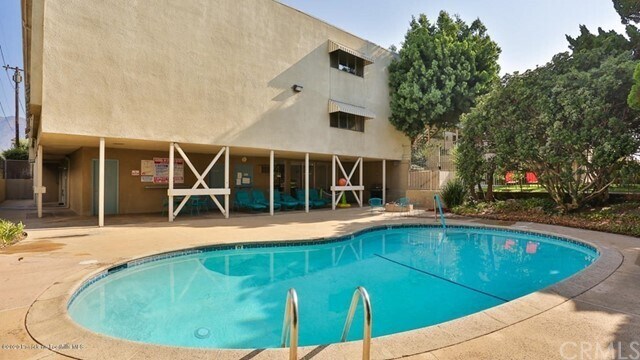 Foto del edificio - 1200 W Huntington Dr