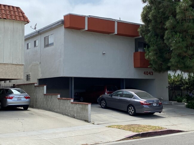 Building Photo - 4043 McLaughlin Ave