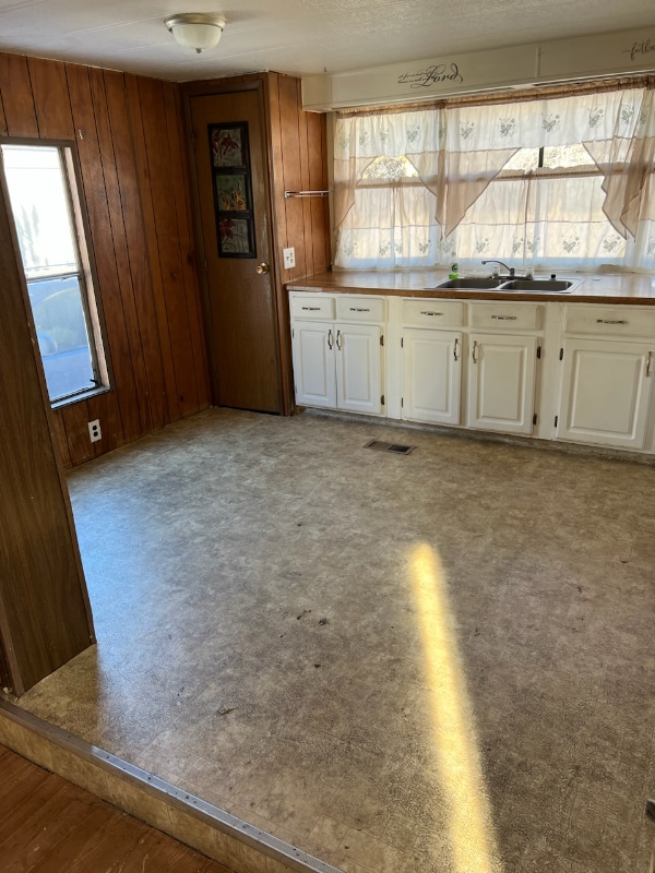 Photo - 10 9th Ave House