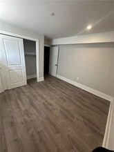 Building Photo - 168 Macgregor St