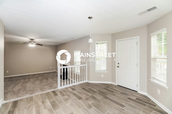 Foto del edificio - 4 Bedroom Pet-Friendly Home in Atlanta, GA...