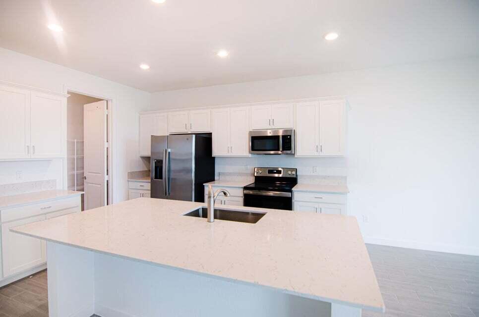 Primary Photo - 12712 NW Copper Creek Dr