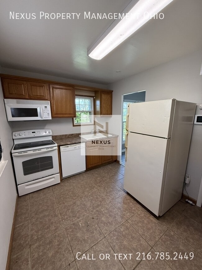 Foto del edificio - 4492 W 170th St