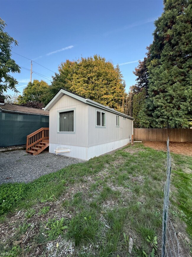 Building Photo - 1 br, 1 bath Mobile Home - 4518 Southeast ...