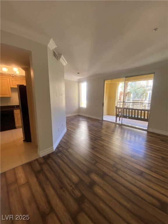 Building Photo - 230 E Flamingo Rd