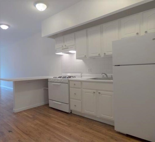 Building Photo - 335 3rd St