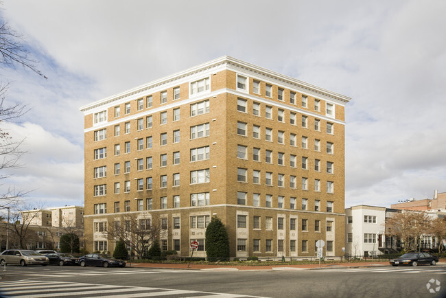 Building Photo - Williamsburg Condominium