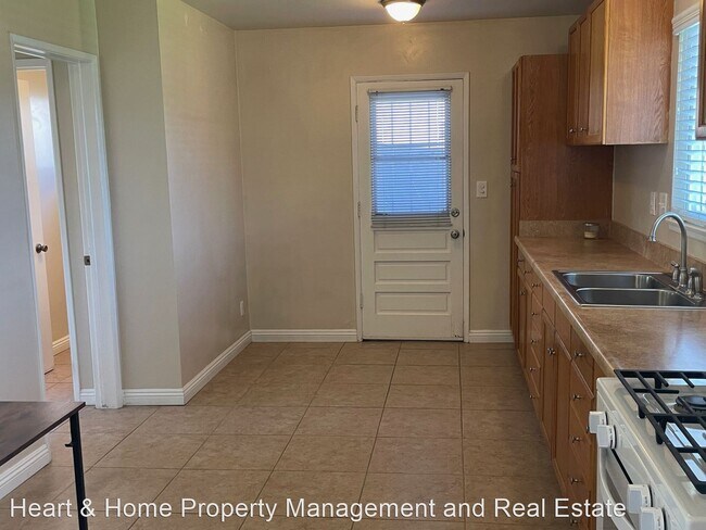 Building Photo - 4 br, 1.5 bath House - 6295 Myra Avenue