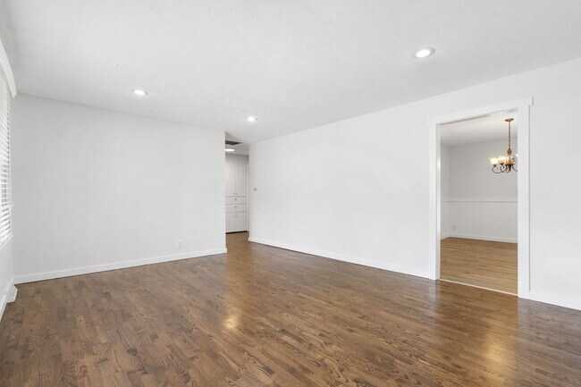 Building Photo - 2345 S Hampton Ave