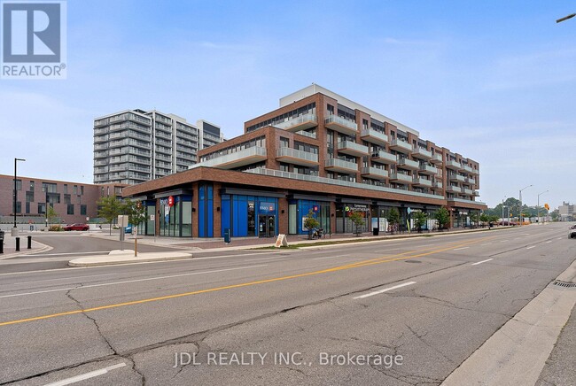 Building Photo - 215-215 Lakeshore Rd W
