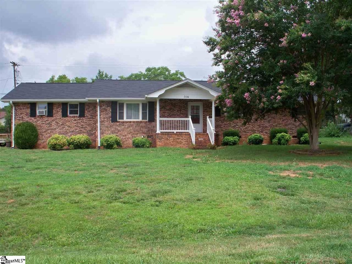 314 Hammett Bridge Rd, Greer, SC 29650 House Rental in Greer, SC