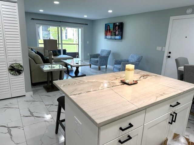 Building Photo - 3223 Beneva Rd