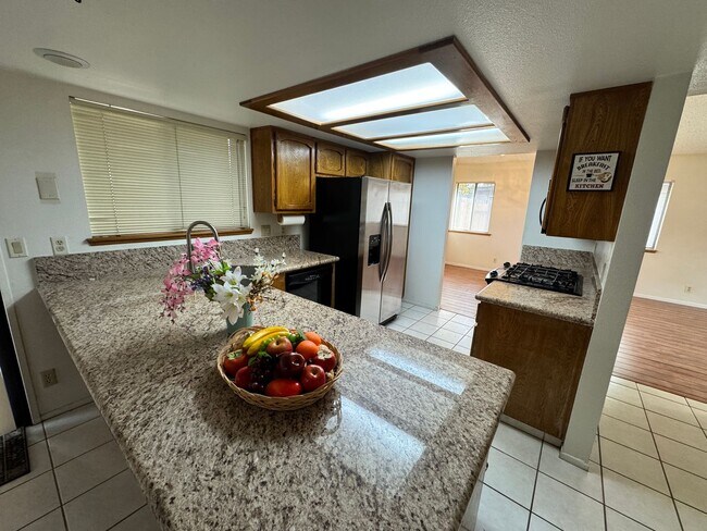 Foto del edificio - Beautiful 4 Bedroom Home