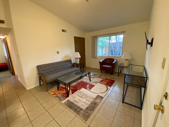Building Photo - 808 West Illinois Street, Unit 24