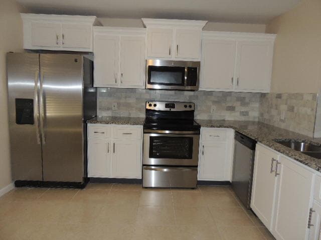 Building Photo - 2505 Lakeview Cir