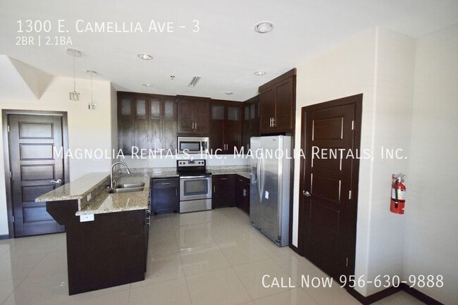 Foto del edificio - 1300 E Camellia Ave