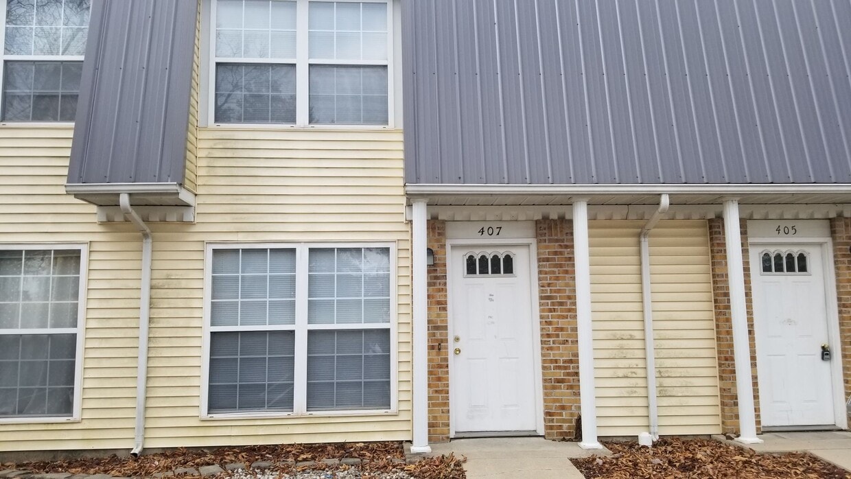 Foto principal - 2 Bedroom Townhouse in Albion!