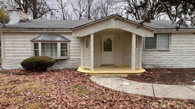 Building Photo - 25323 Orchard Lake Rd