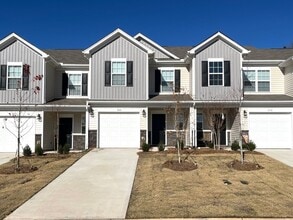 Building Photo - 840 Powder Br Dr