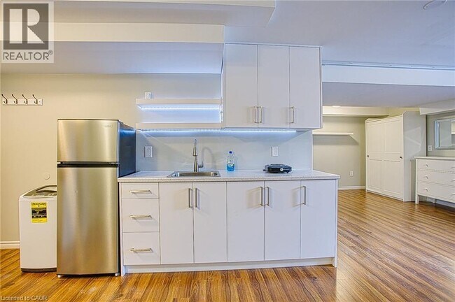 Building Photo - 52 Dartmouth Gate