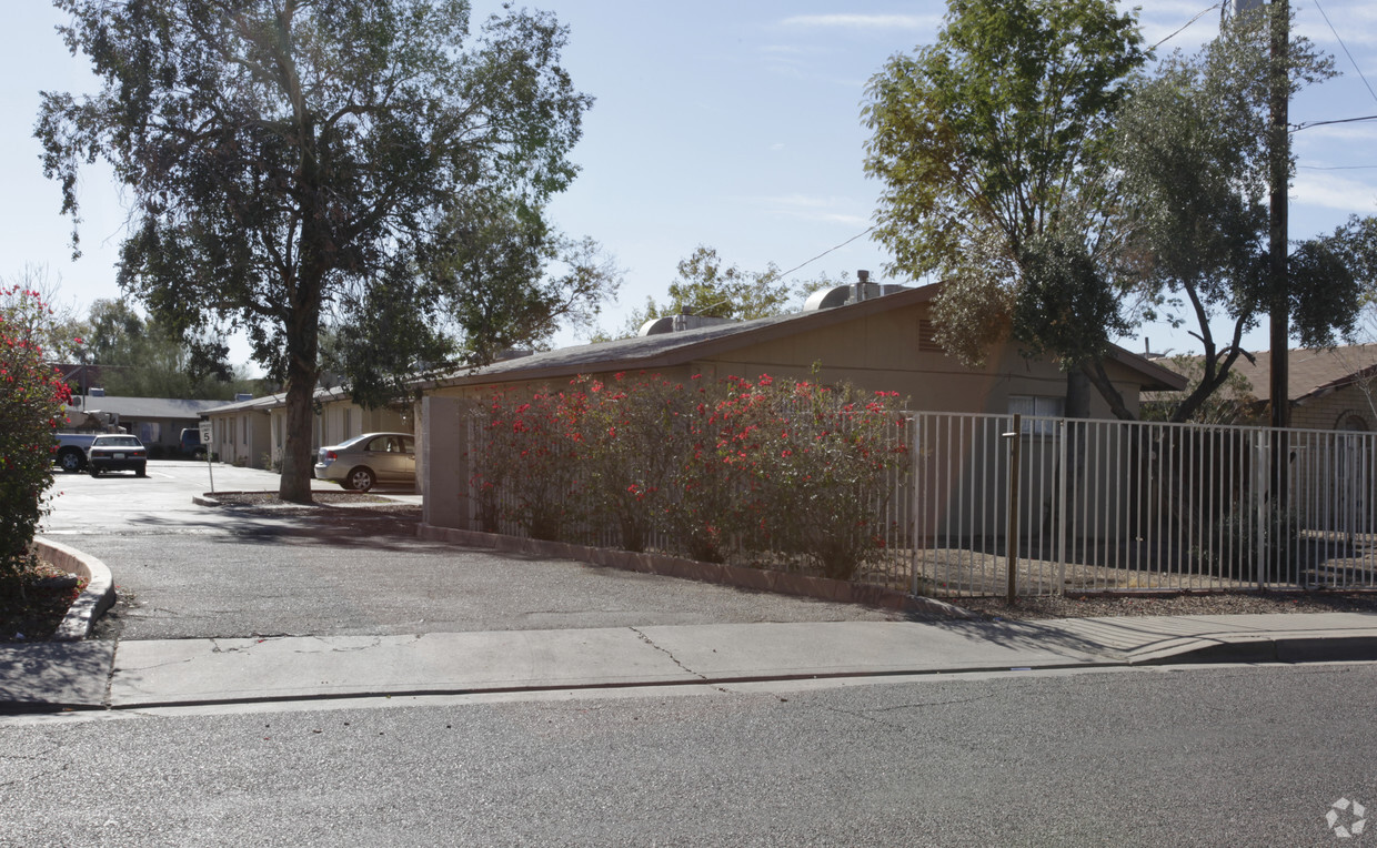 Building Photo - Fig Tree Apartments