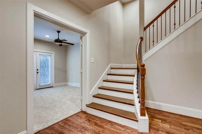 Foto del edificio - 734 Yale St