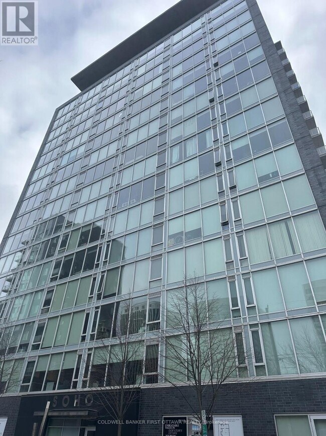 Building Photo - 300 Lisgar St